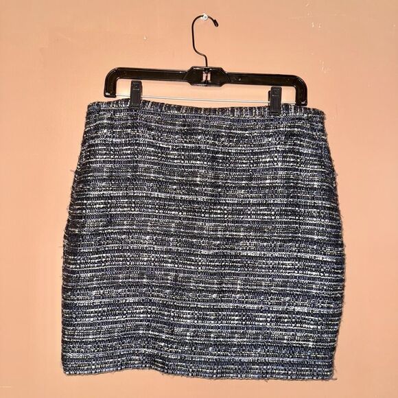 Banana Republic Women's Blue Tweed Mini Skirt - Size 8 - Excellent Condition - Picture 4 of 7